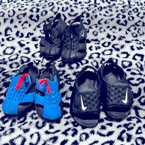 Lot of 3 pairs of boys Nike Sandals